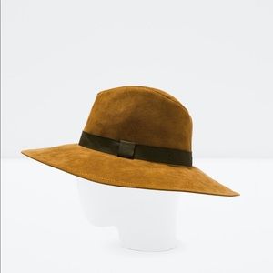 EUC - Suede Texture Fedora Hat